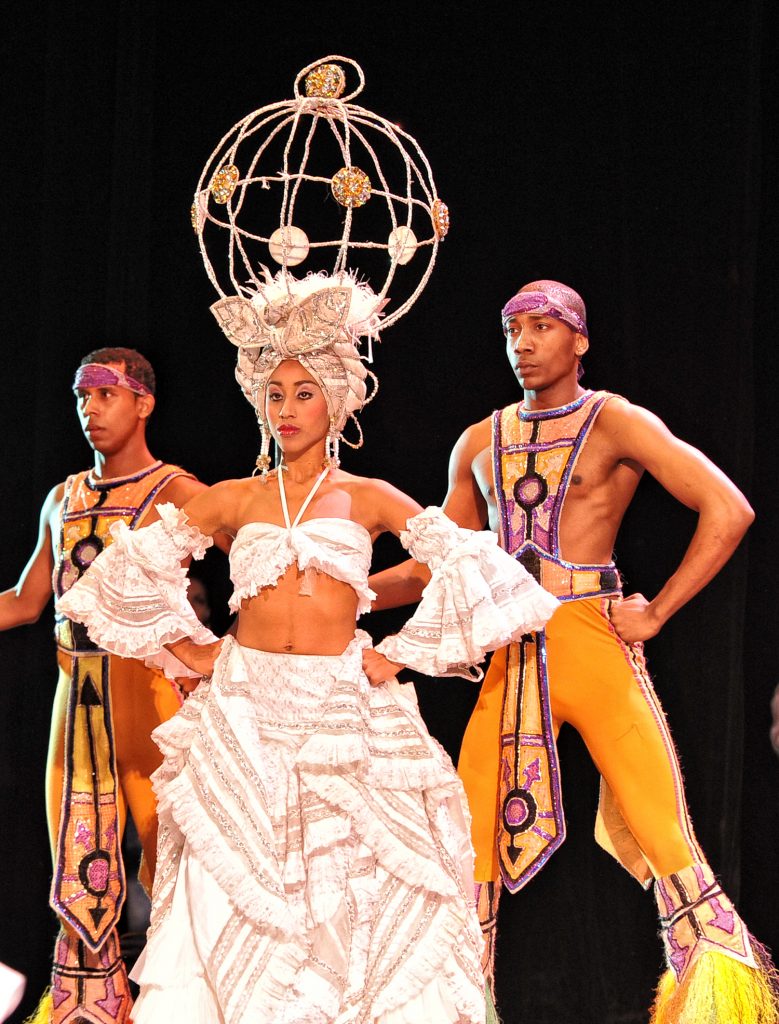 FOLKLORIC-DANCE-02GROUP-1-779x1024